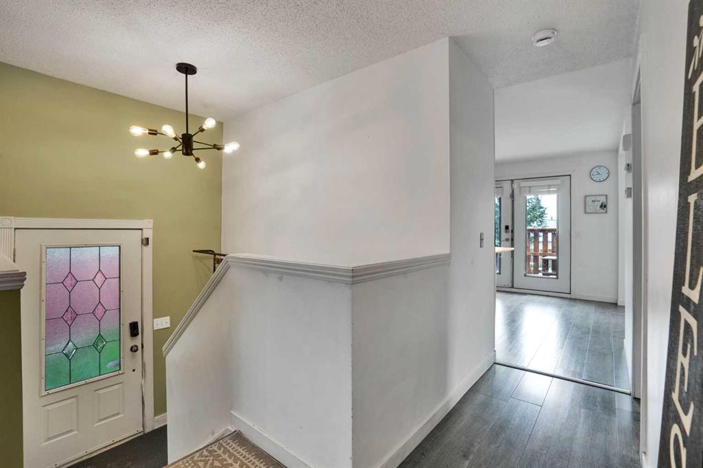 Picture for 32 Taraglen Place NE