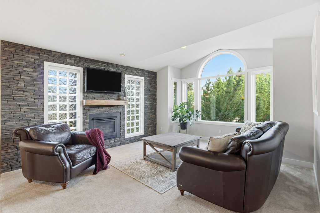 Picture for 71 Green Meadow Drive 