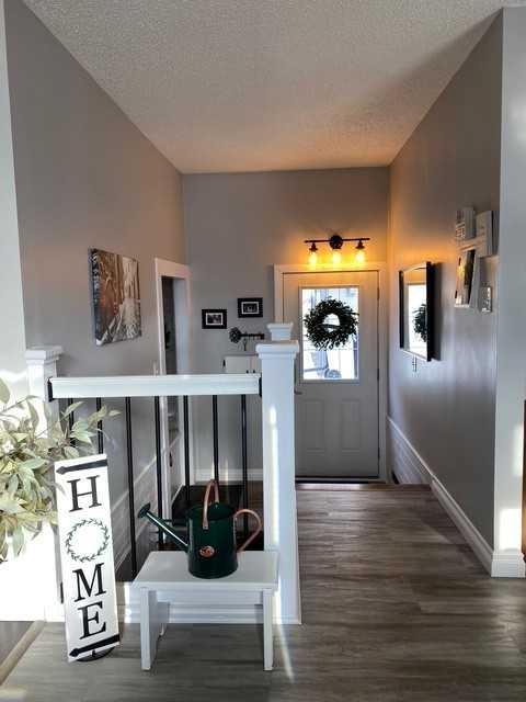 Picture for 18 Moberly Crescent 