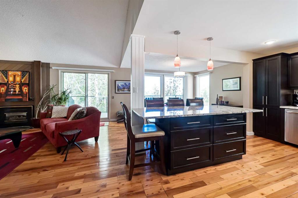 Picture for 44 Coach Manor Rise SW