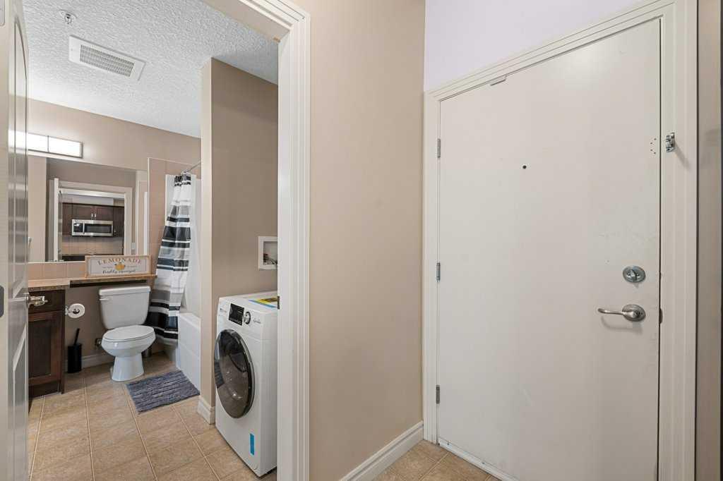 Picture for 240, 60 Royal Oak Plaza NW