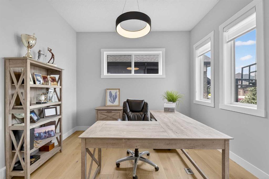 Picture for 125 Cranbrook Heights SE