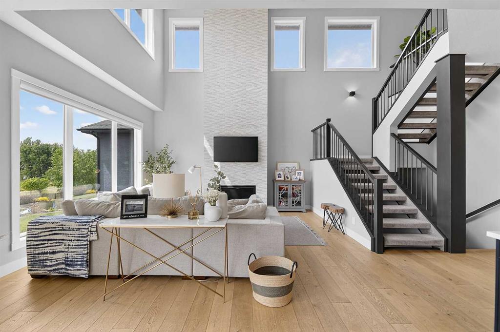 Picture for 125 Cranbrook Heights SE