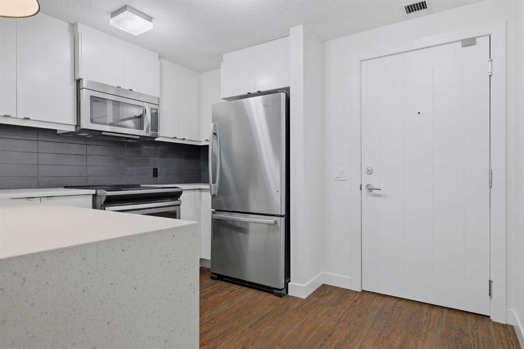 Picture for 306, 25 Aspenmont Heights SW