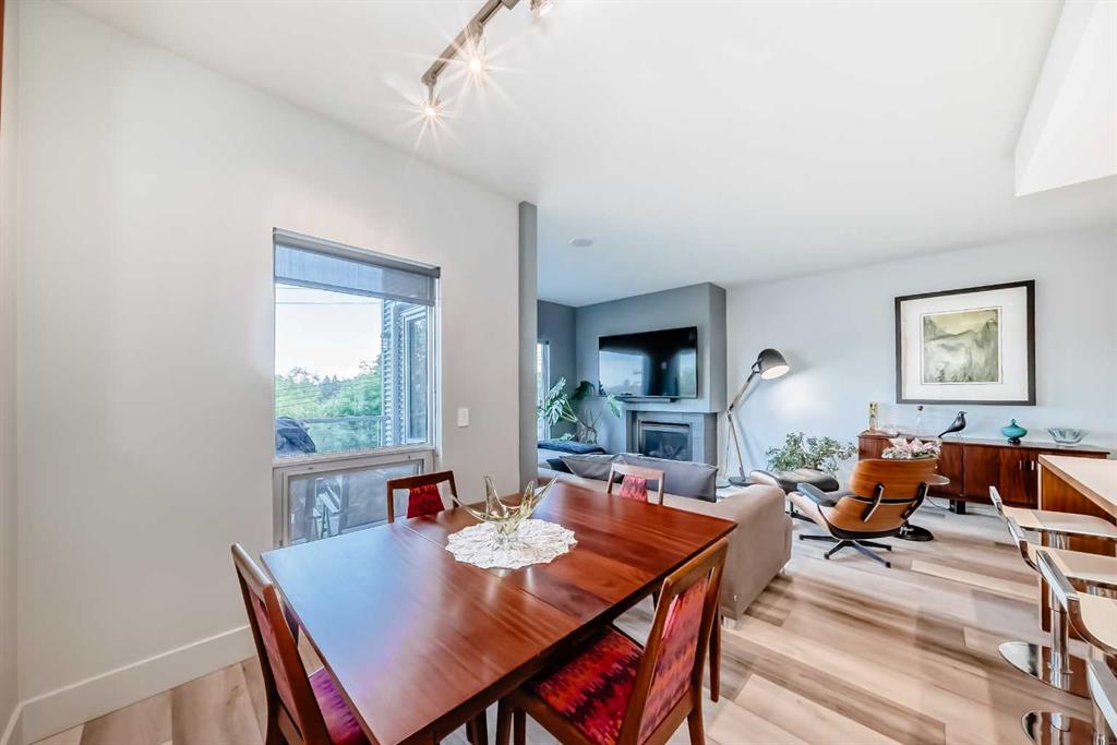 Picture for 201, 2124 17 Street 