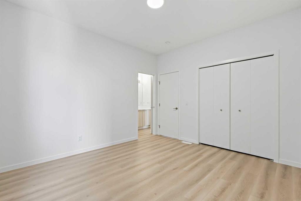 Picture for 421 Corner Glen Way NE