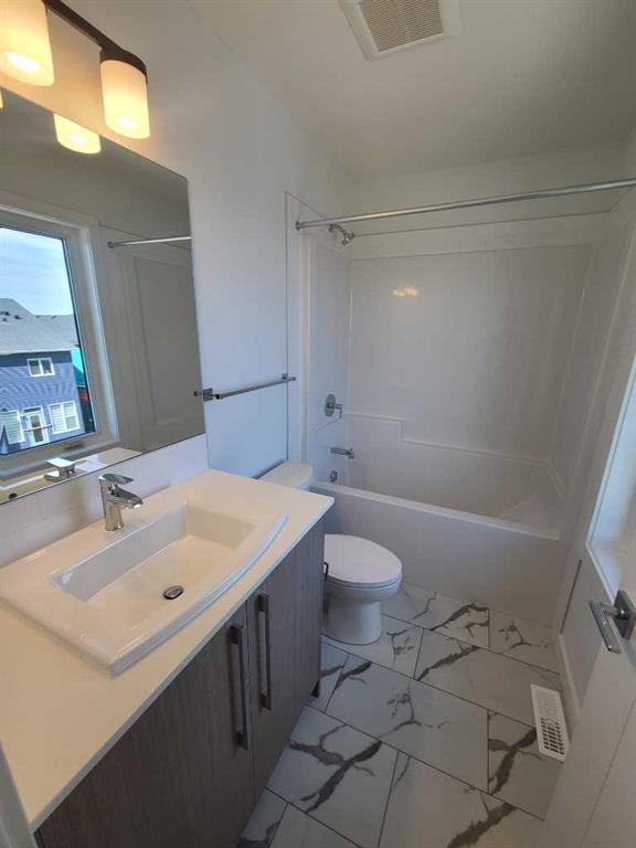 Picture for 403, 335 Creekside Boulevard SW