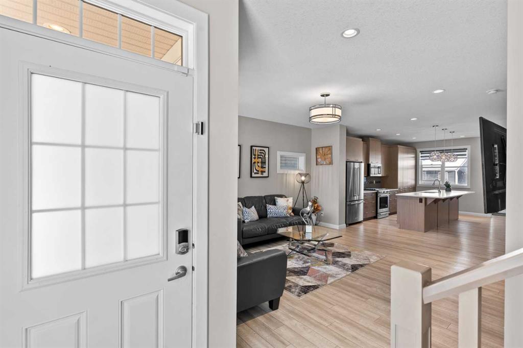 Picture for 18 Evanscrest Heights NW