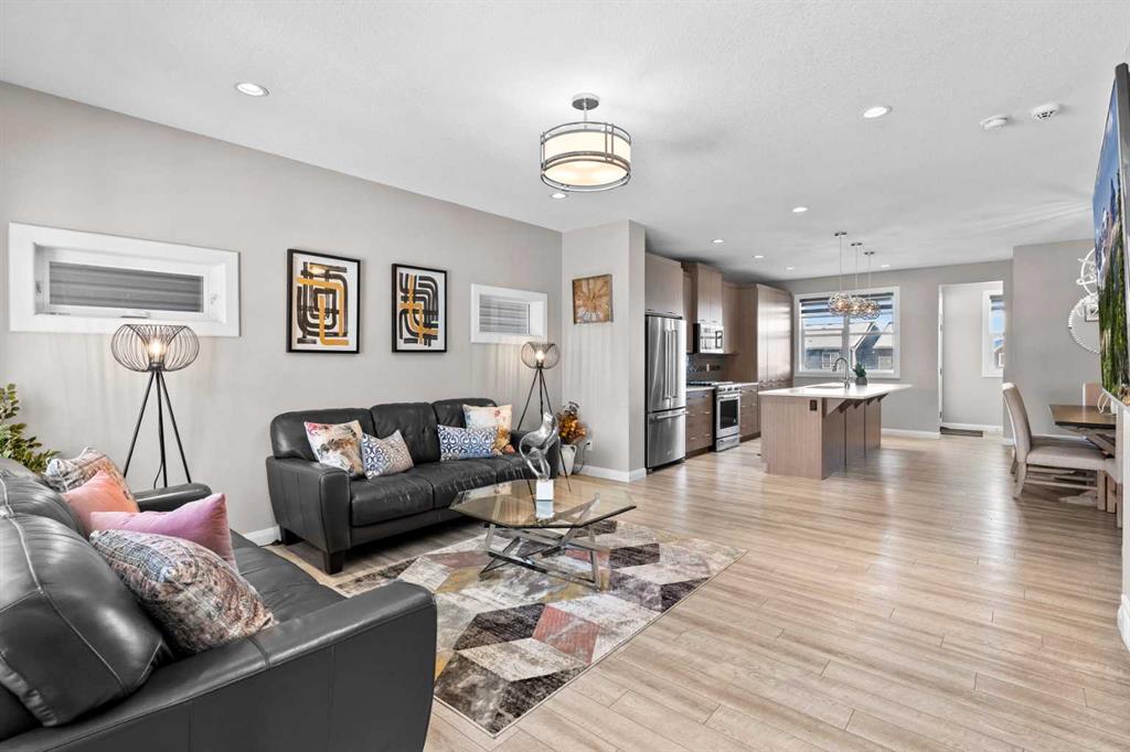 Picture for 18 Evanscrest Heights NW