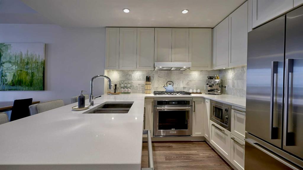 Picture for 320, 46 9 Street NE