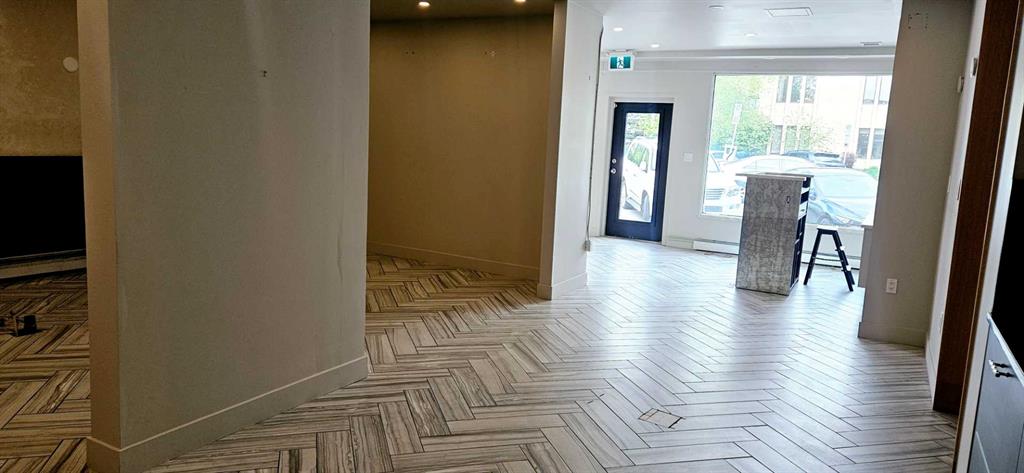 Picture for 1, 7 Parkdale Crescent NW