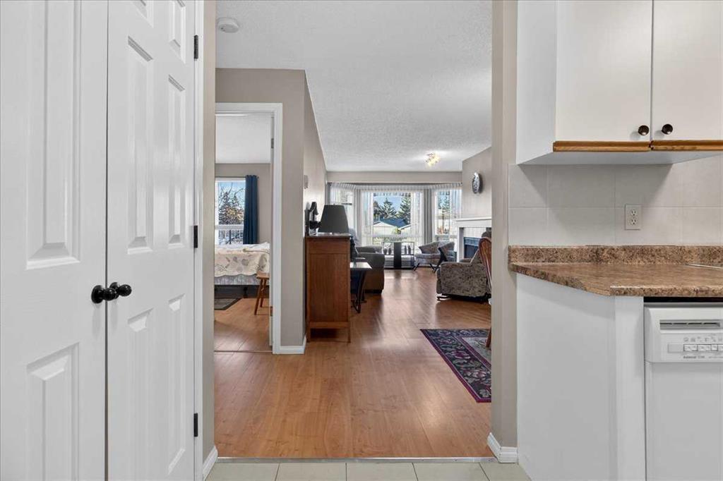 Picture for 208, 102 Centre Street 