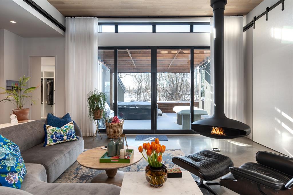 Picture for 411 Cliffe Avenue SW