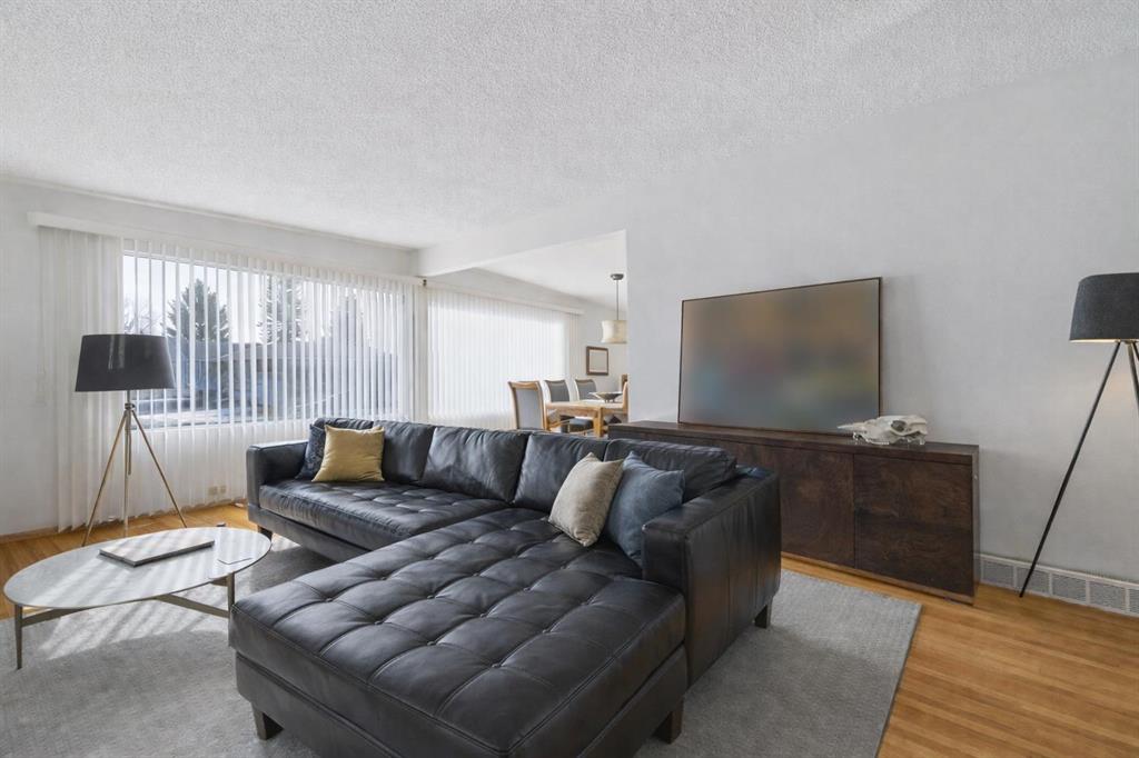 Picture for 10712 Mapleshire Crescent SE