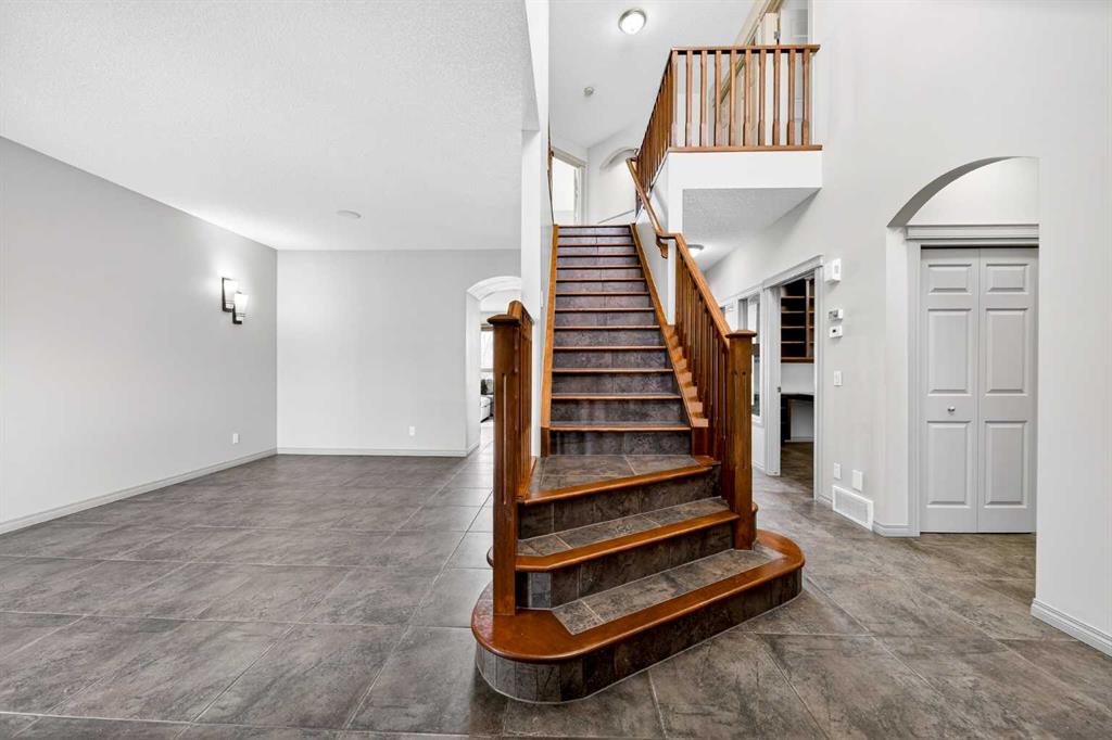 Picture for 14 Springborough Crescent SW