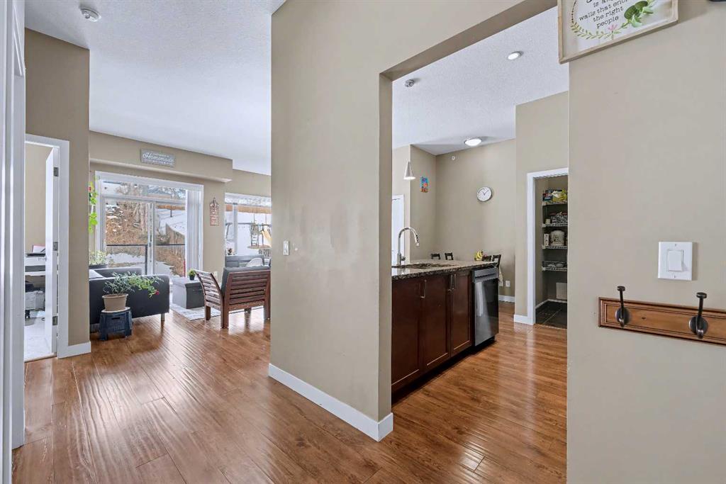 Picture for 417, 4303 1 Street NE