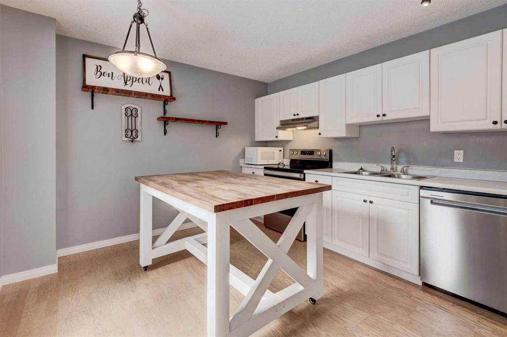 Picture for 14, 3620 51 Street SW