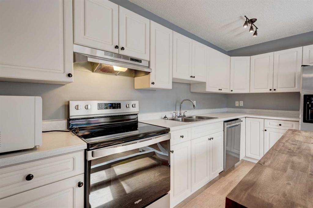 Picture for 14, 3620 51 Street SW