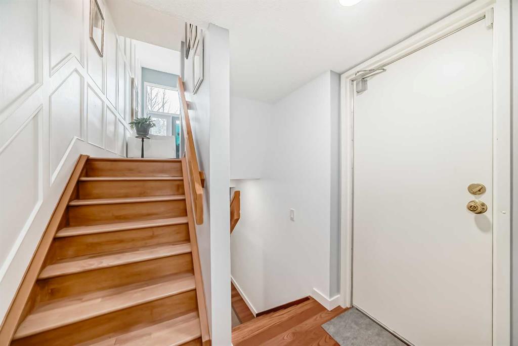 Picture for 340 Point Mckay Gardens NW