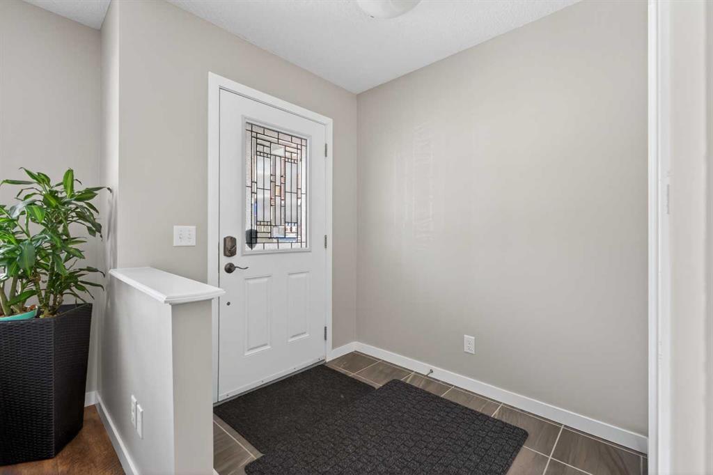 Picture for 56 Skyview Point Crescent NE