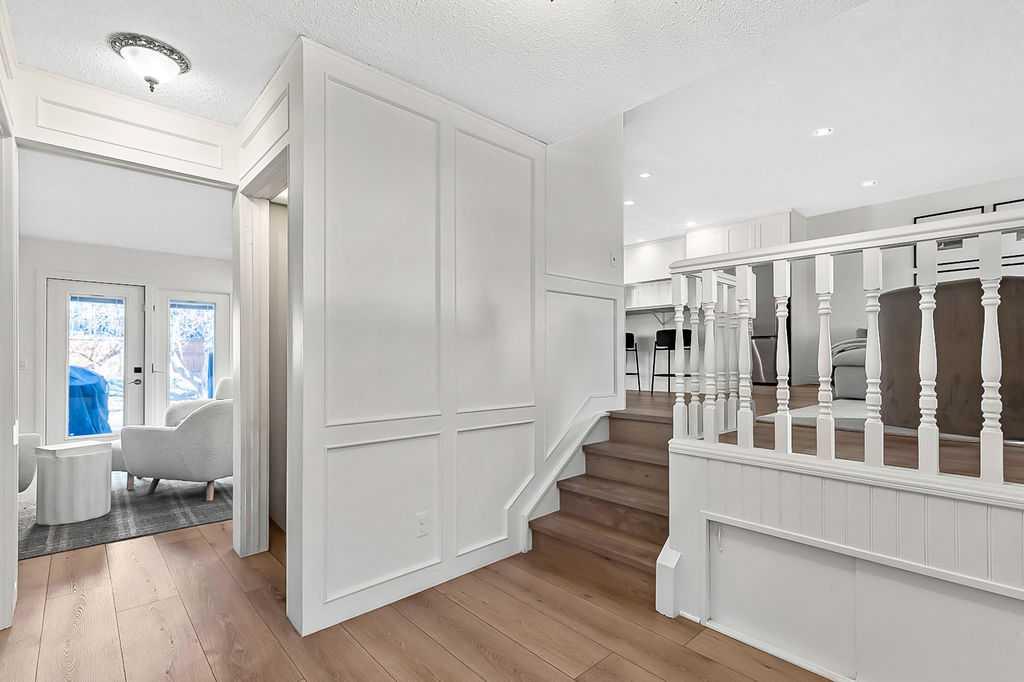 Picture for 171 Woodridge Place SW