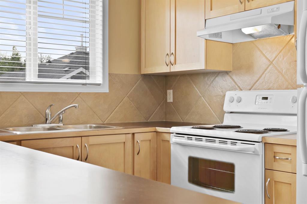 Picture for 8318, 70 Panamount Drive NW