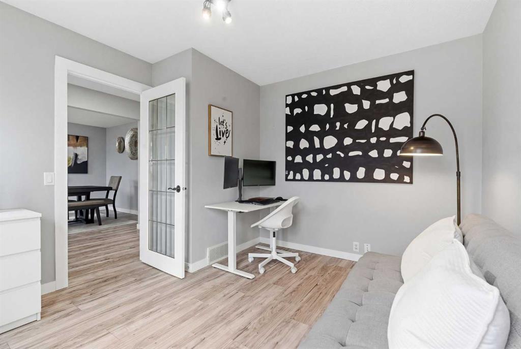 Picture for 23 Prestwick Green SE