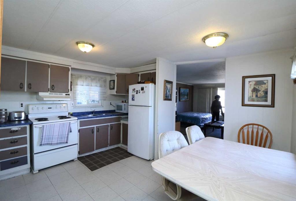 Picture for 13, 649 Main Street N