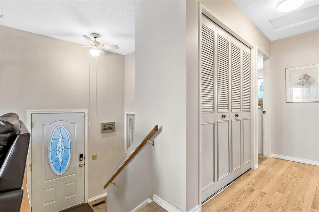 Picture for 323 Woodvale Crescent SW