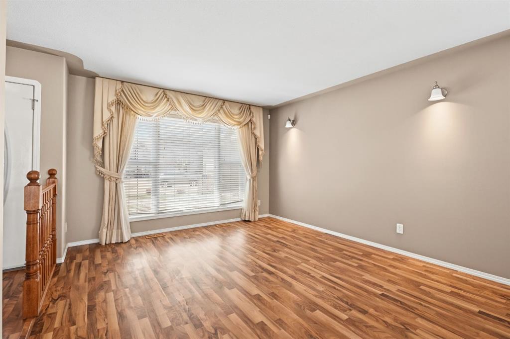 Picture for 64 ISBISTER Close 