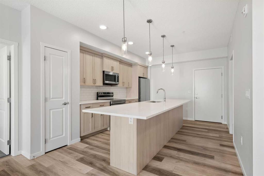 Picture for 3403, 33 Carringham Gate NW