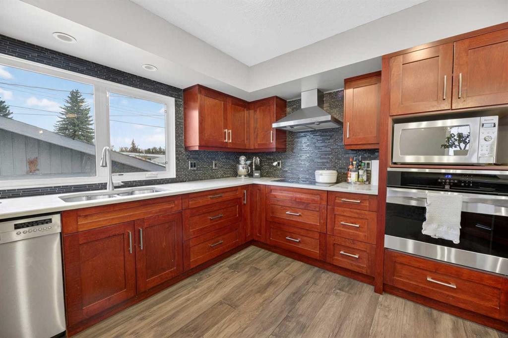 Picture for 35 Queen Isabella Close SE