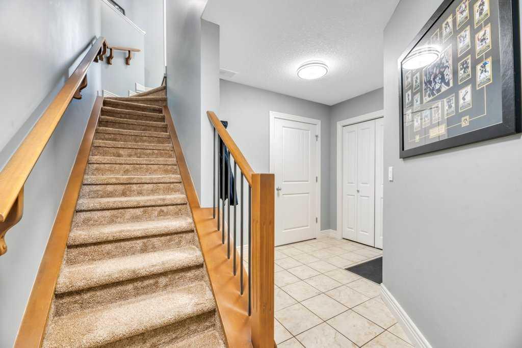 Picture for 8, 172 Rockyledge View NW