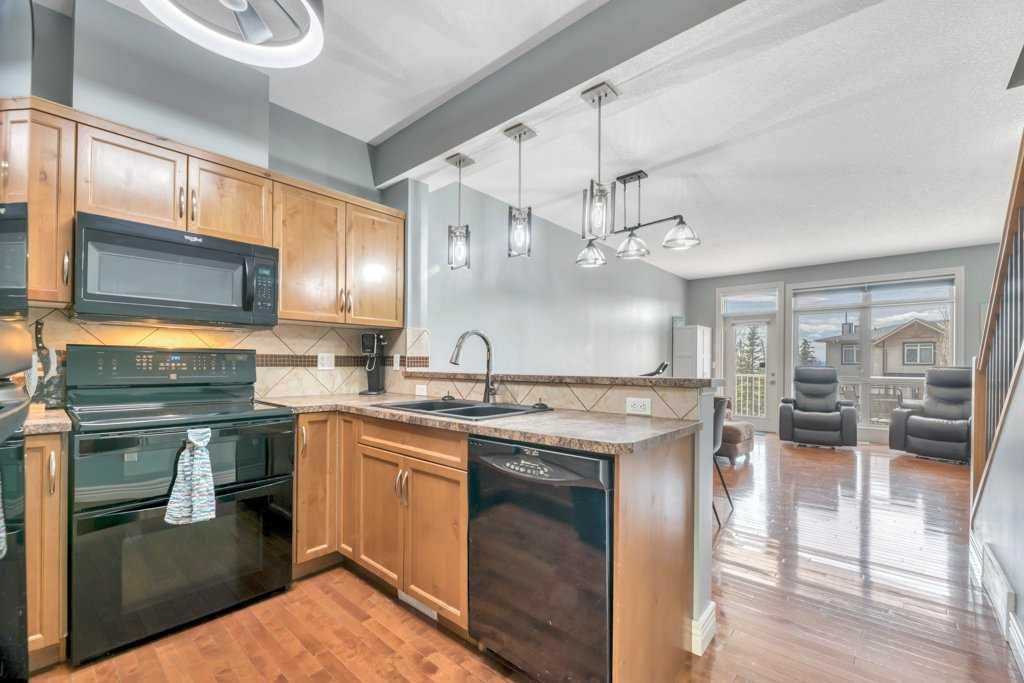 Picture for 8, 172 Rockyledge View NW