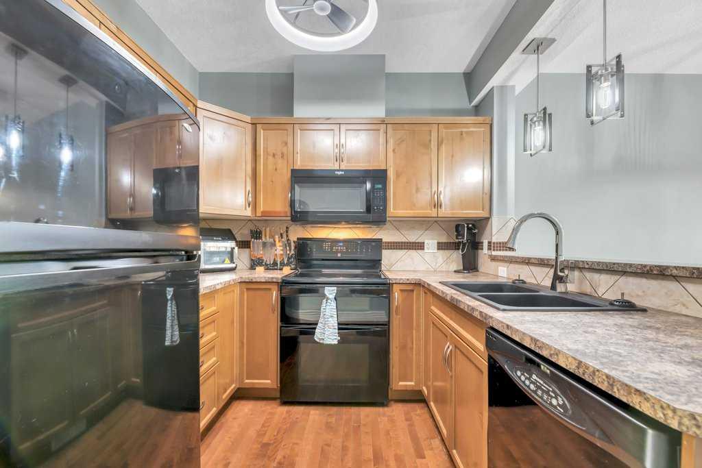Picture for 8, 172 Rockyledge View NW
