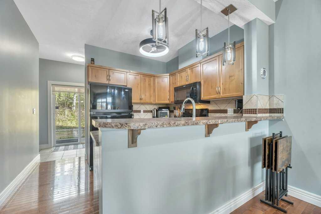 Picture for 8, 172 Rockyledge View NW