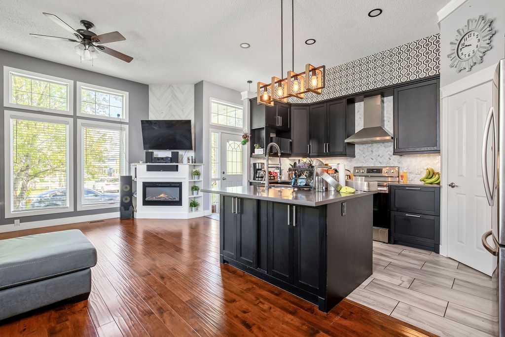 Picture for 130 Taravista Court NE