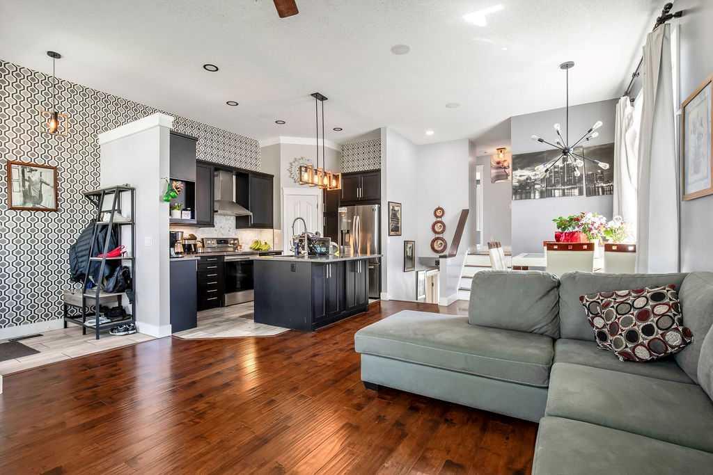 Picture for 130 Taravista Court NE