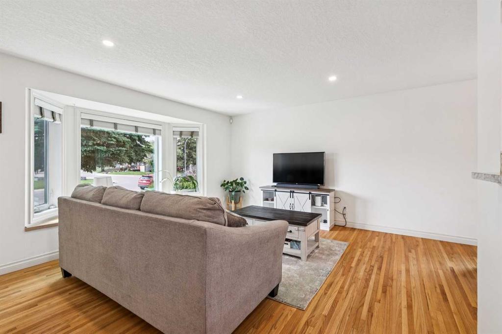 Picture for 308 99 Avenue SE