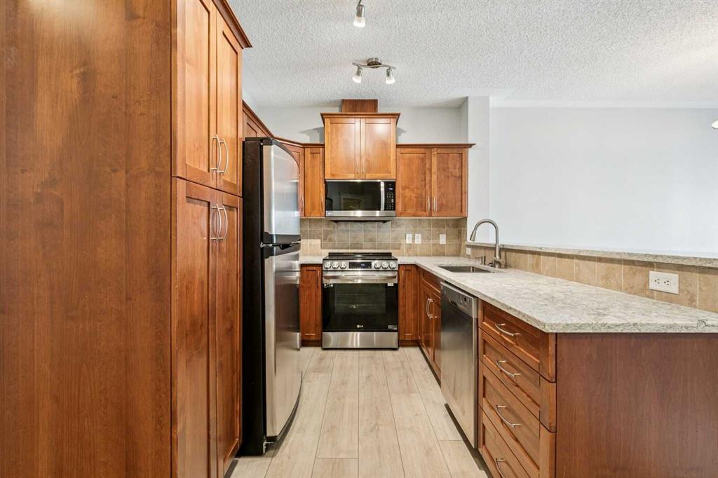 Picture for 341, 20 Discovery Ridge Close SW