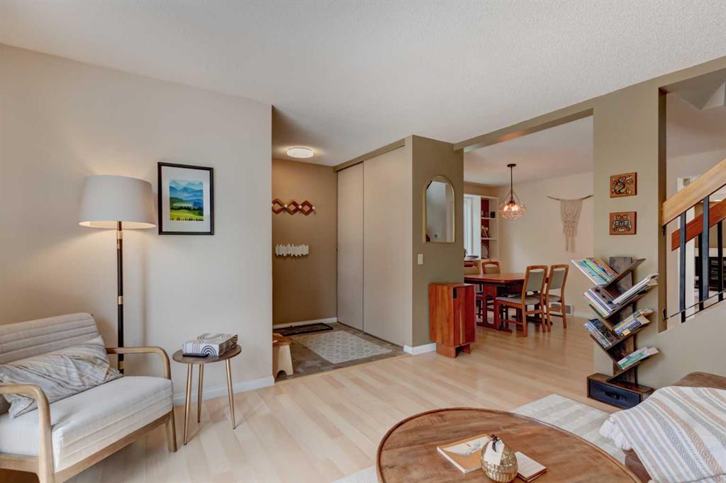 Picture for 20 Strathearn Rise SW