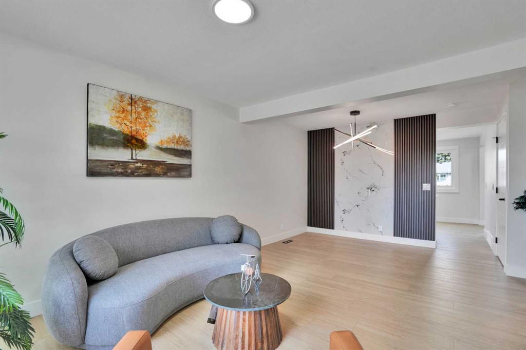 Picture for 74 Castledale Way NE