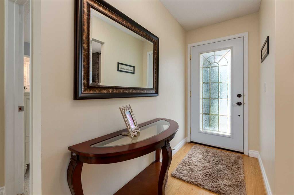 Picture for 120 Silverthorn Way NW
