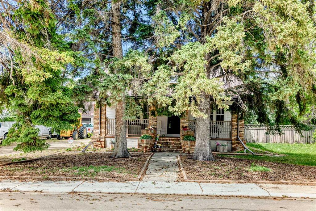 Picture for 122 2 Avenue E