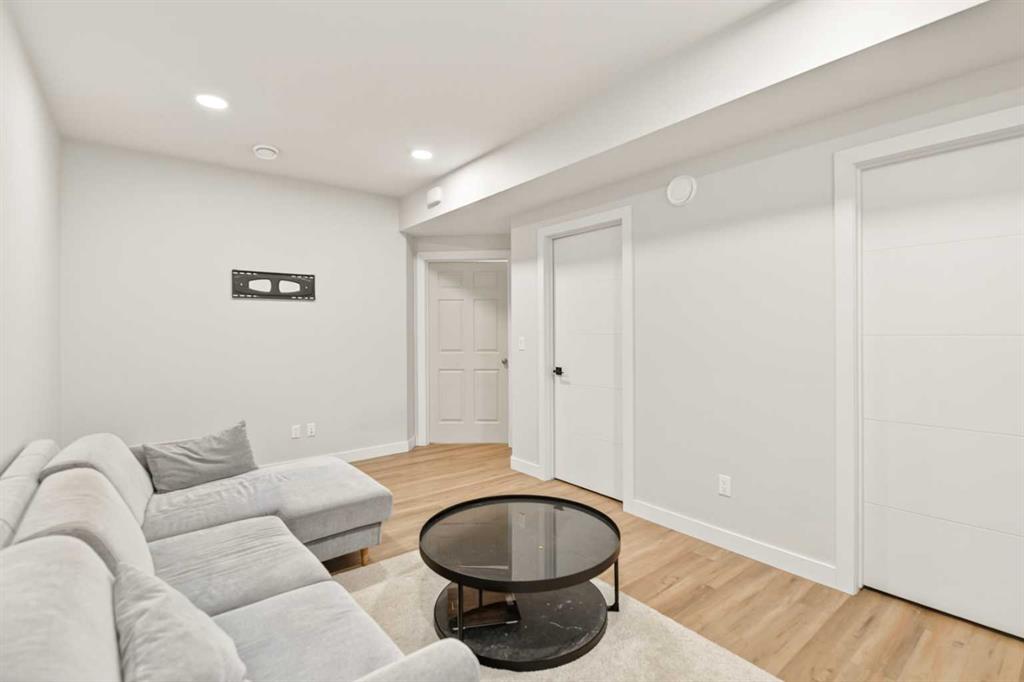Picture for 12 Vincent Gate 