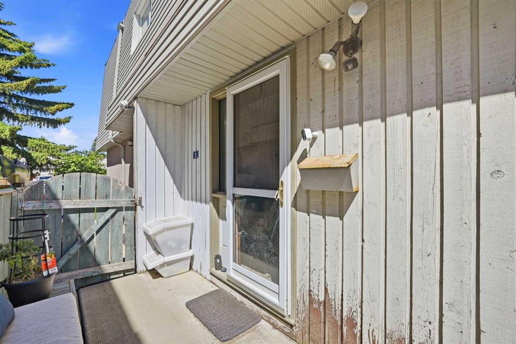 Picture for 2, 6416 4a Street NE