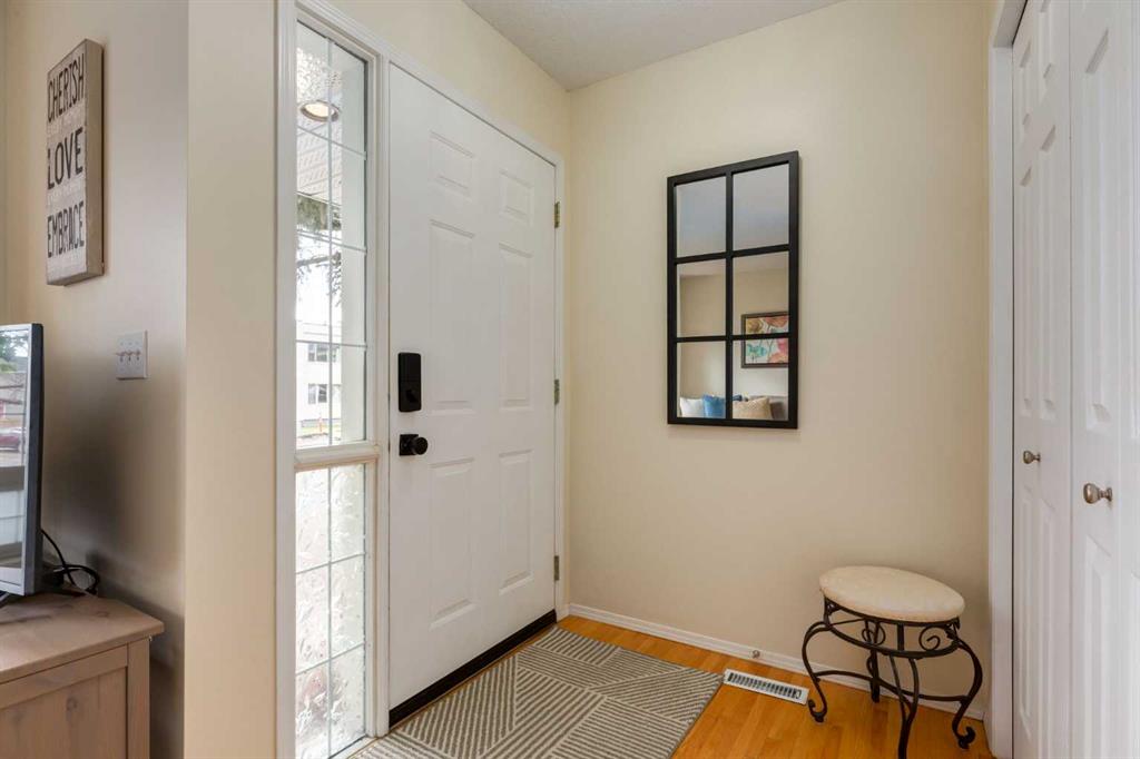 Picture for 1532 34 Avenue SW