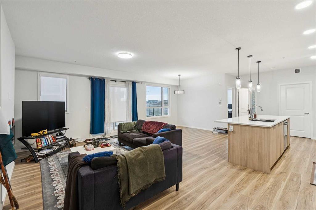 Picture for 3116, 33 Carringham Gate NW