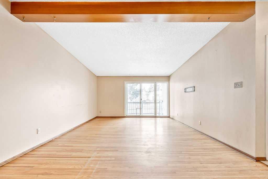 Picture for 706 68 Avenue SW