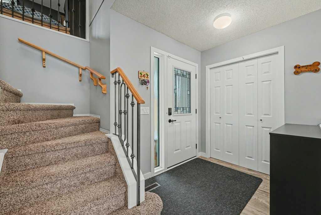 Picture for 35 Somerglen Way SW